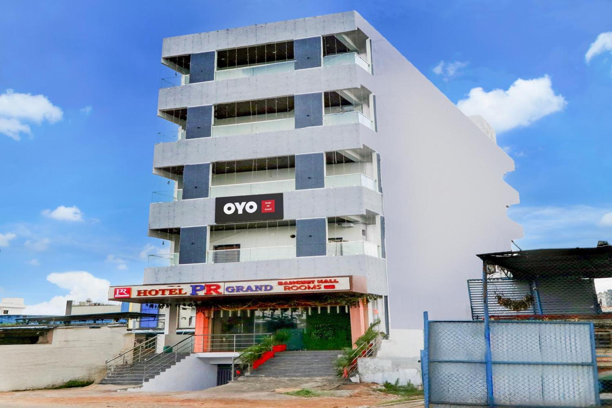 Hotel O Pr Grand Khammam Exterior foto