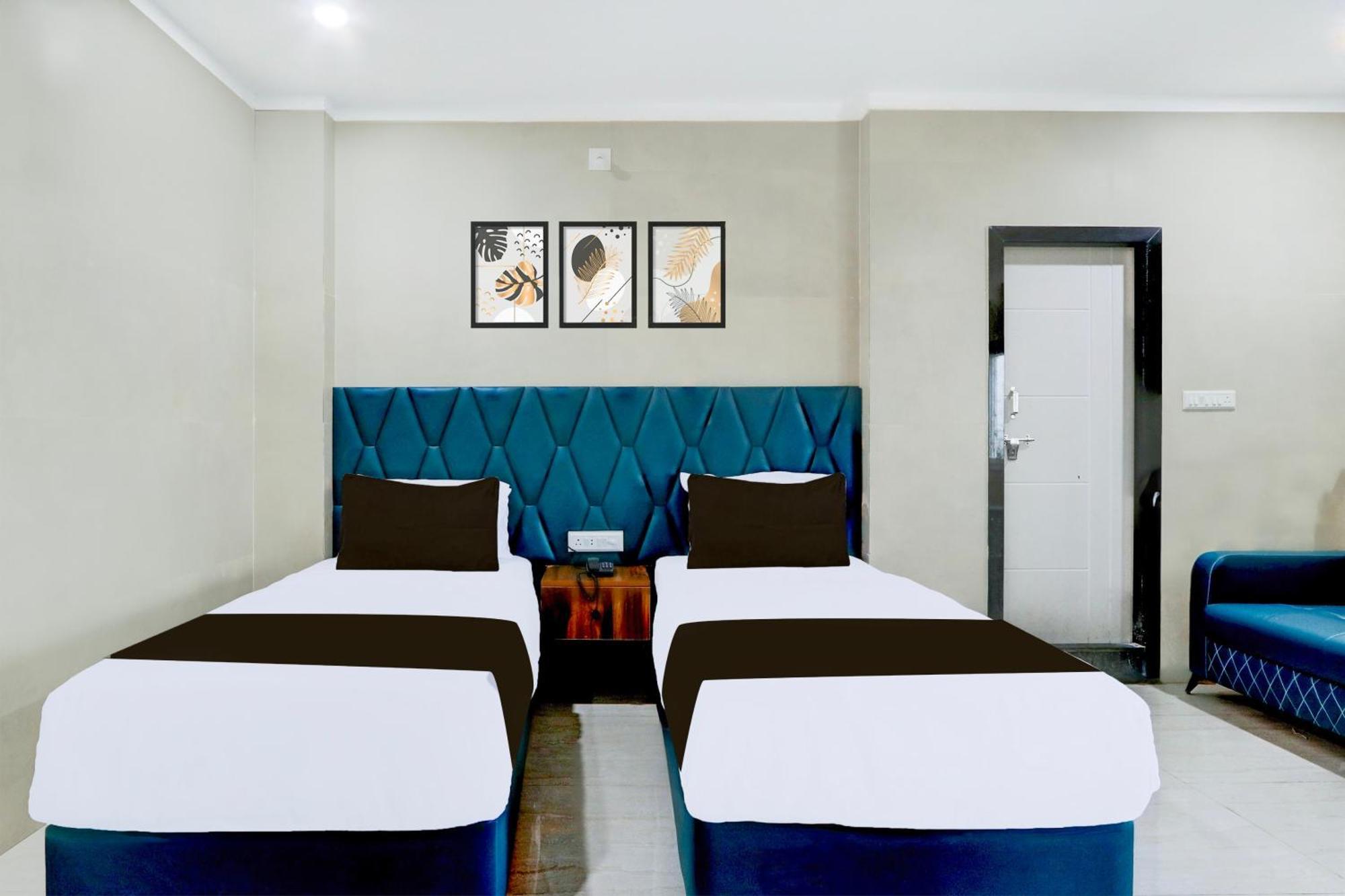 Hotel O Pr Grand Khammam Exterior foto