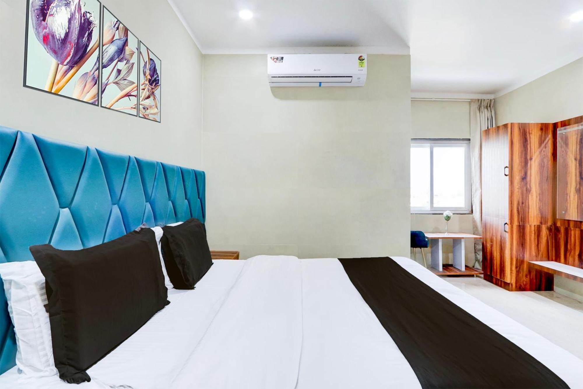 Hotel O Pr Grand Khammam Exterior foto