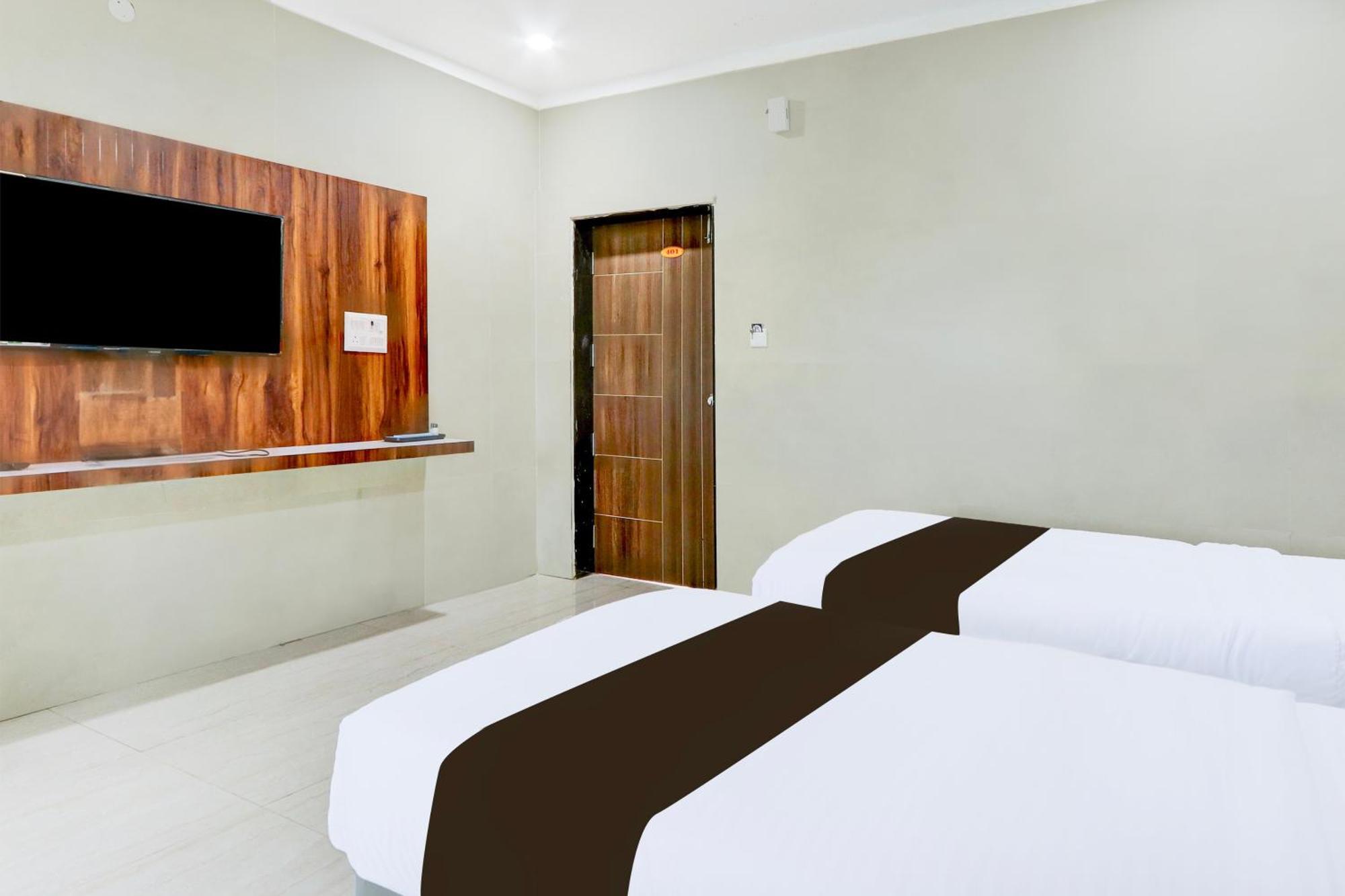 Hotel O Pr Grand Khammam Exterior foto