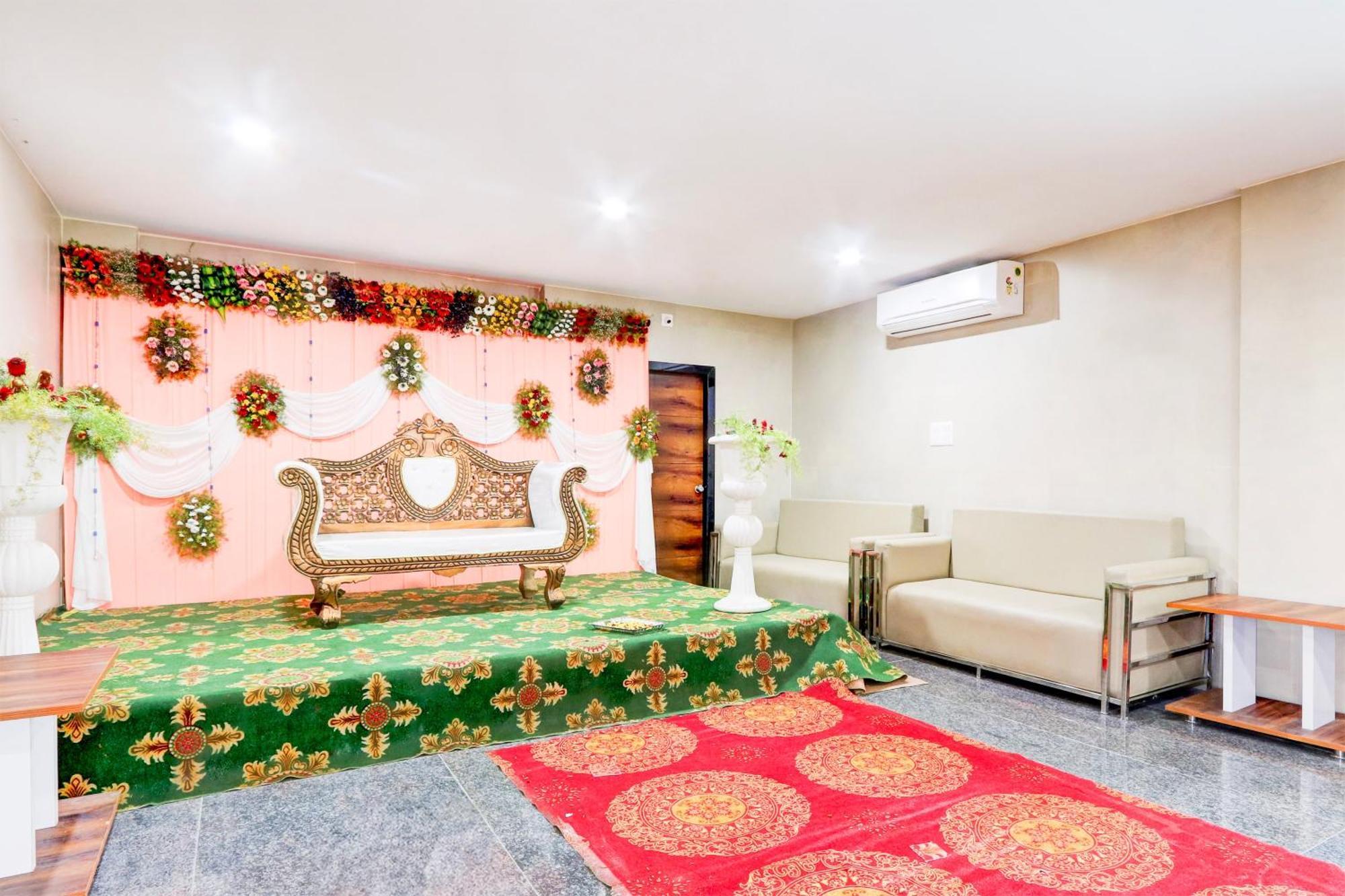 Hotel O Pr Grand Khammam Exterior foto