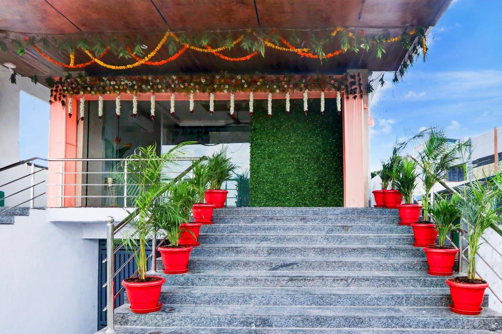 Hotel O Pr Grand Khammam Exterior foto