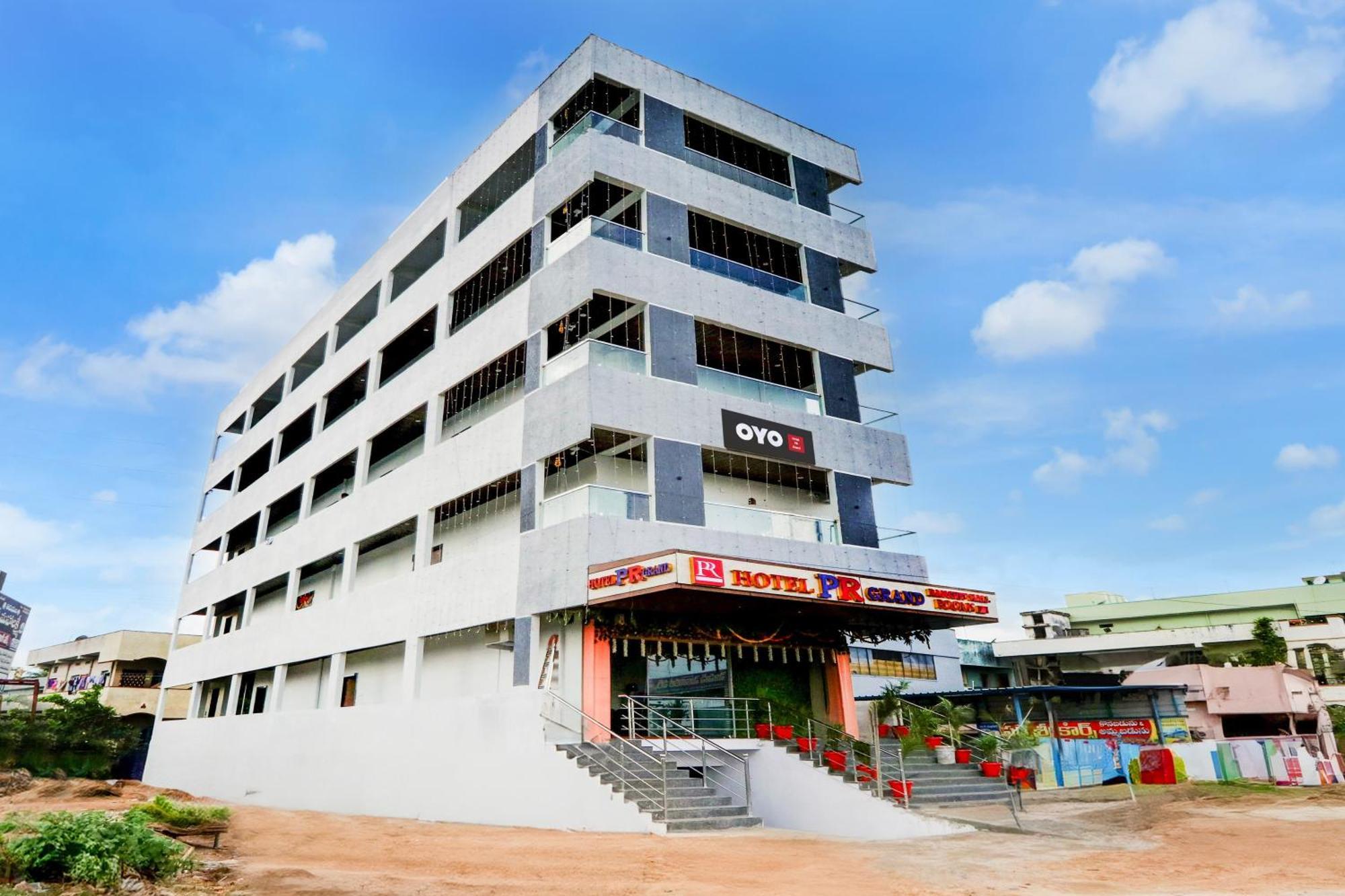 Hotel O Pr Grand Khammam Exterior foto